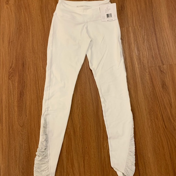 NWT White Beyond Yoga Leggings (XS) - Picture 3 of 7